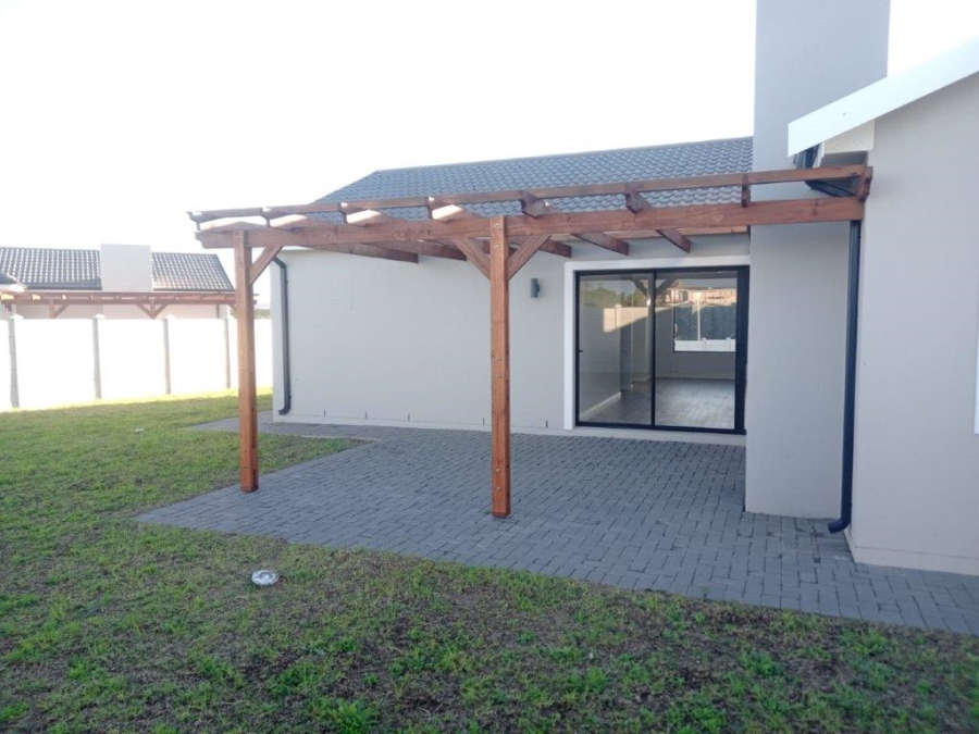 3 Bedroom Property for Sale in Paradise Beach Eastern Cape